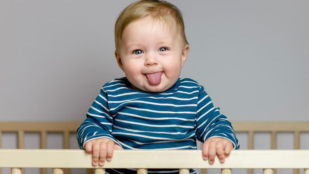 Und plötzlich ist das Baby hellwach – auch mitten in der Nacht.