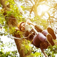 Kind im Kletterwald Kind im Kletterwald