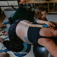 Bei der Geburt ... Eine Frau bei der Geburt