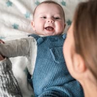 Impfen gegen Meningokokken – ja oder nein – ist eine Entscheidung, bei der sich Eltern Expertenrat einholen sollten.