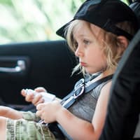 Langeweile auf der Rückbank? Mit unseren Tipps überlebt ihr jede lange Autofahrt mit Kindern. Langeweile auf der Rückbank? Mit unseren Tipps startet ihr entspannt in den Urlaub!