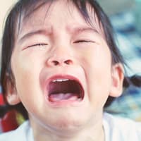 Bei kindlichen Wutanfällen sollten Eltern klare Grenzen setzen.