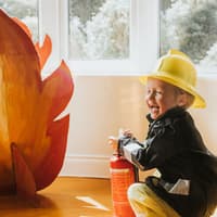 Ob Feuerwehrfrau oder Prinzessin – zwischen diesen Welten liegen bei Rollenspielen oft nur wenige Minuten.