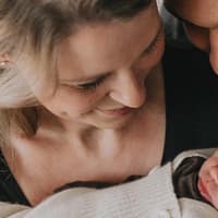 Glückliches Trio: Sandrine Barth (28) und Malik Witt (25) mit ihrer kleinen Carlotta.