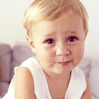 Wann ist wohl der beste Zeitpunkt für ein zweites Kind? Mutter mit zweitem Kind.