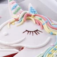 Der Einhornkuchen ist Stargast auf jeder Geburtstagsparty. Bunter Einhornkuchen