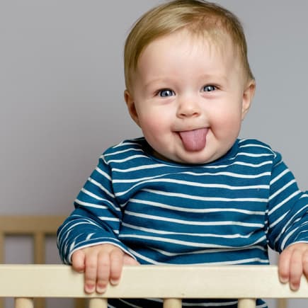 Und plötzlich ist das Baby hellwach – auch mitten in der Nacht.