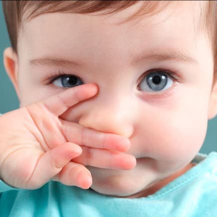 Ätherische Öle können bei Babys zu Atembeschwerden oder sogar Atemnot führen. Ätherische Öle können bei Babys zu Atembeschwerden oder sogar Atemnot führen.