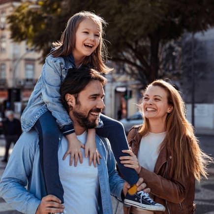 Co-Parenting: Freundschaftlich Eltern sein. Glückliche Familie.