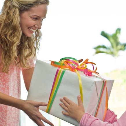 Als Dankeschön möchte man der Erzieherin gerne ein Abschiedsgeschenk überreichen – doch was?