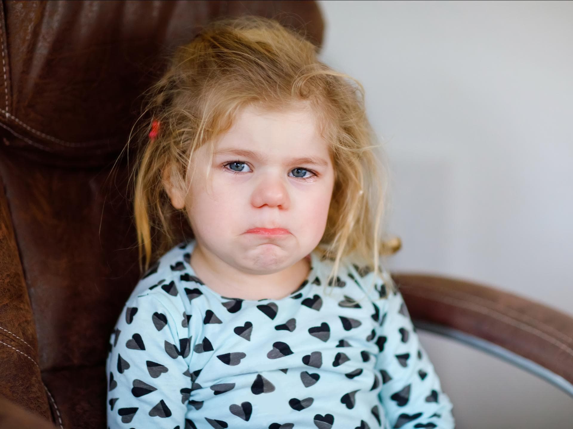 Wütendes Kind nicht ablenken Wütendes Kind nicht ablenken