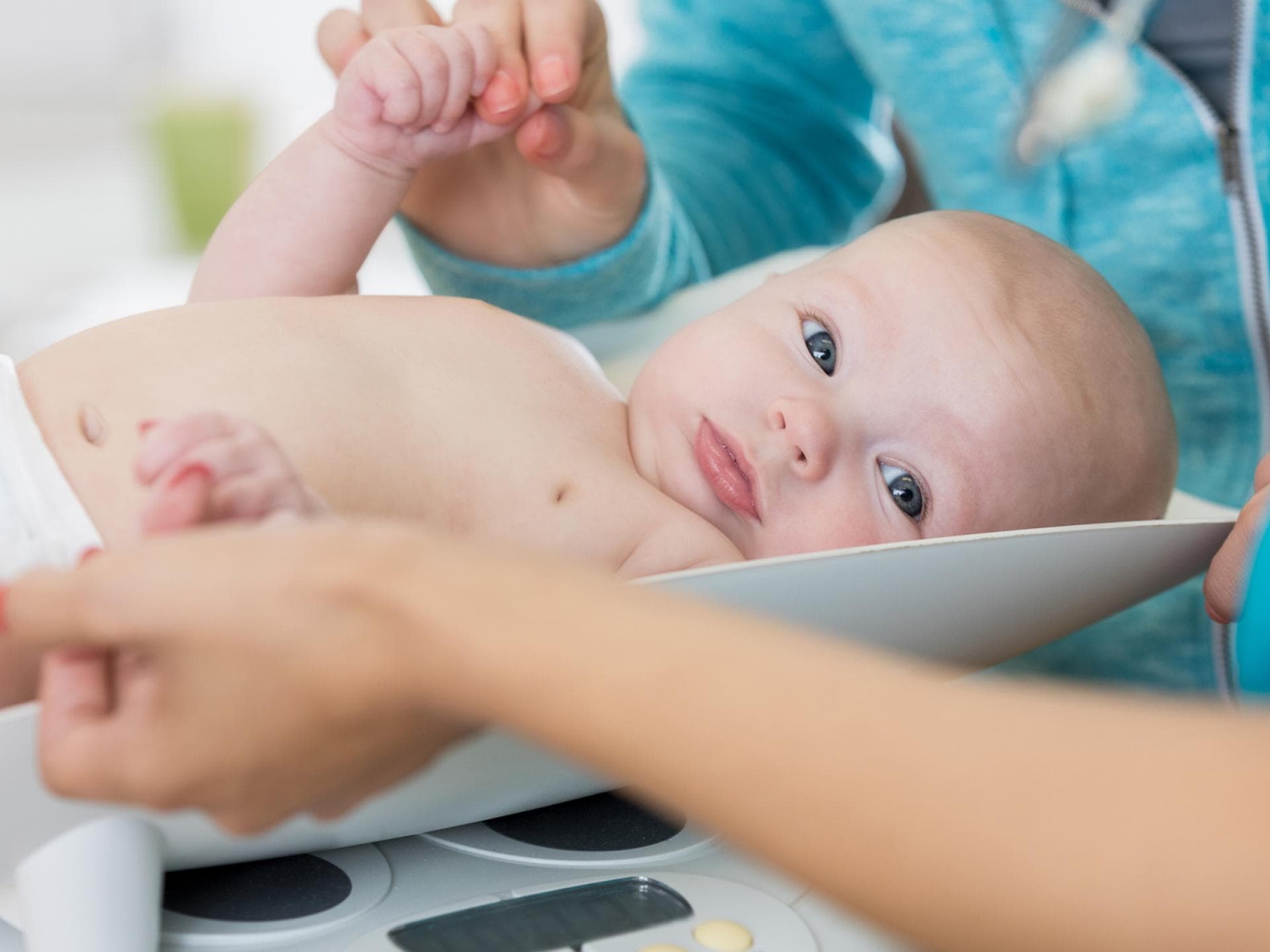 Das Idealgewicht eines Babys lässt sich leicht berechnen: 100 Gramm pro Zentimeter.