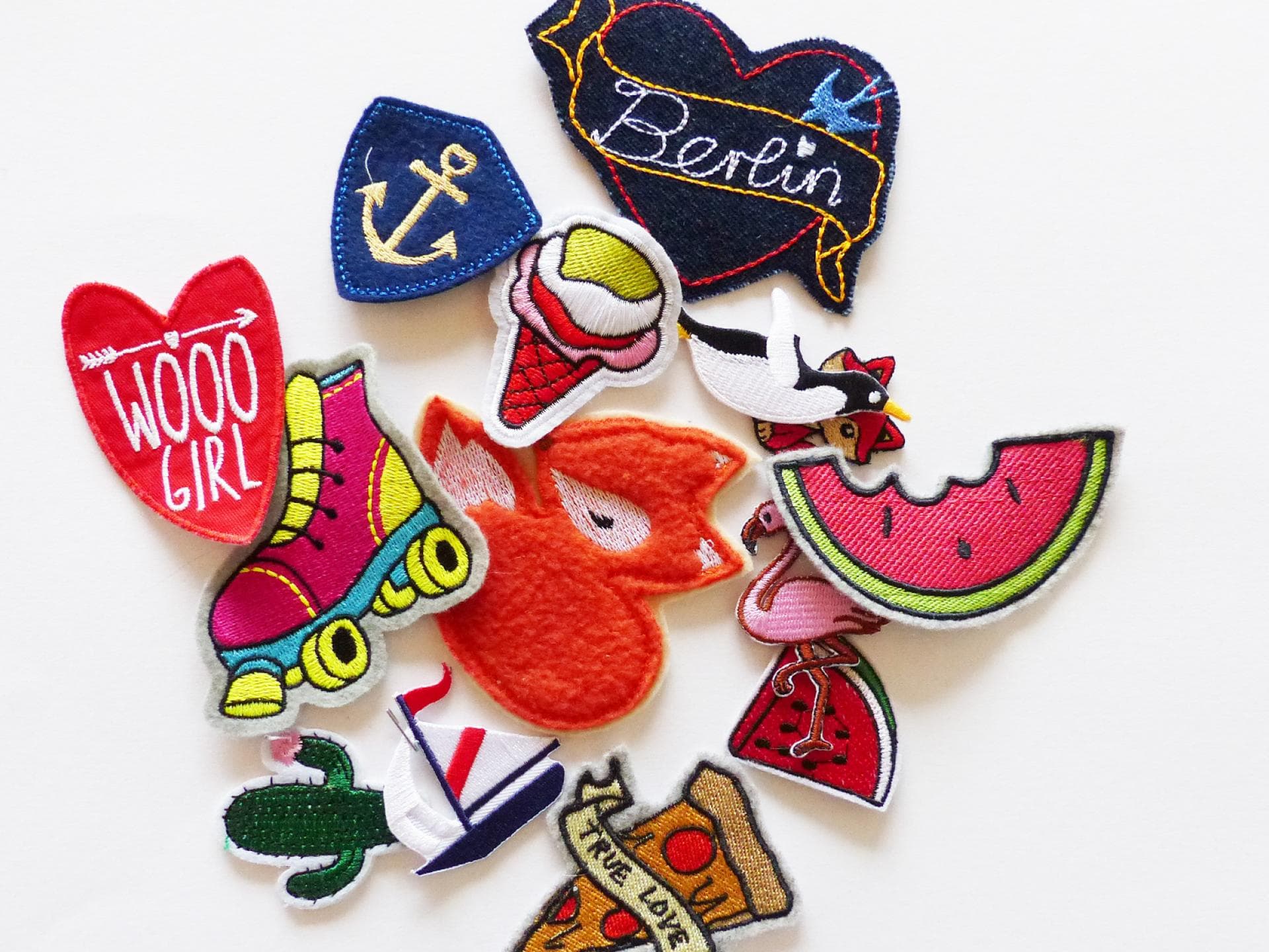 Mit Bügelbildern lässt sich Kleidung wunderbar reparieren – die Auswahl ist riesig!